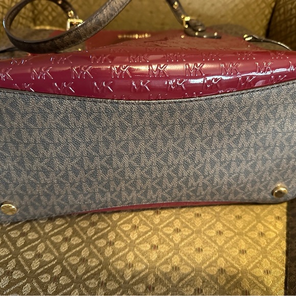 Authentic Michael Kors handbag (no wallet) Brown/Cranberry - Picture 3 of 3